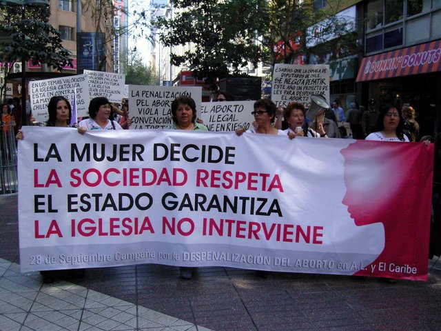 La mujer decide. La sociedad respeta