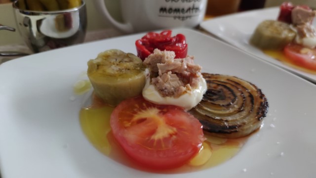 Ensalada de verduras asadas con mayonesa de atún