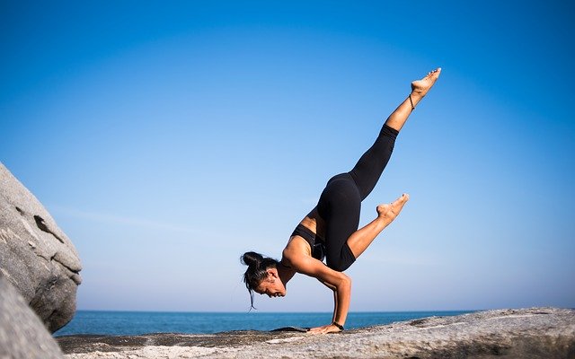 Mantente joven y en forma practicando Yoga