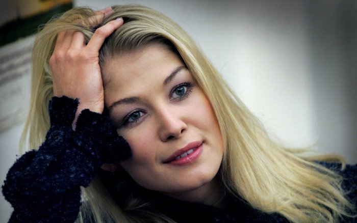 Rosamund Pike Signo del Zodiaco Acuario