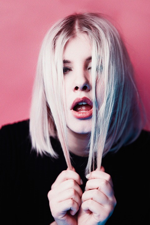 ¿Cuál es la historia del cuidado del cabello y la estética capilar?