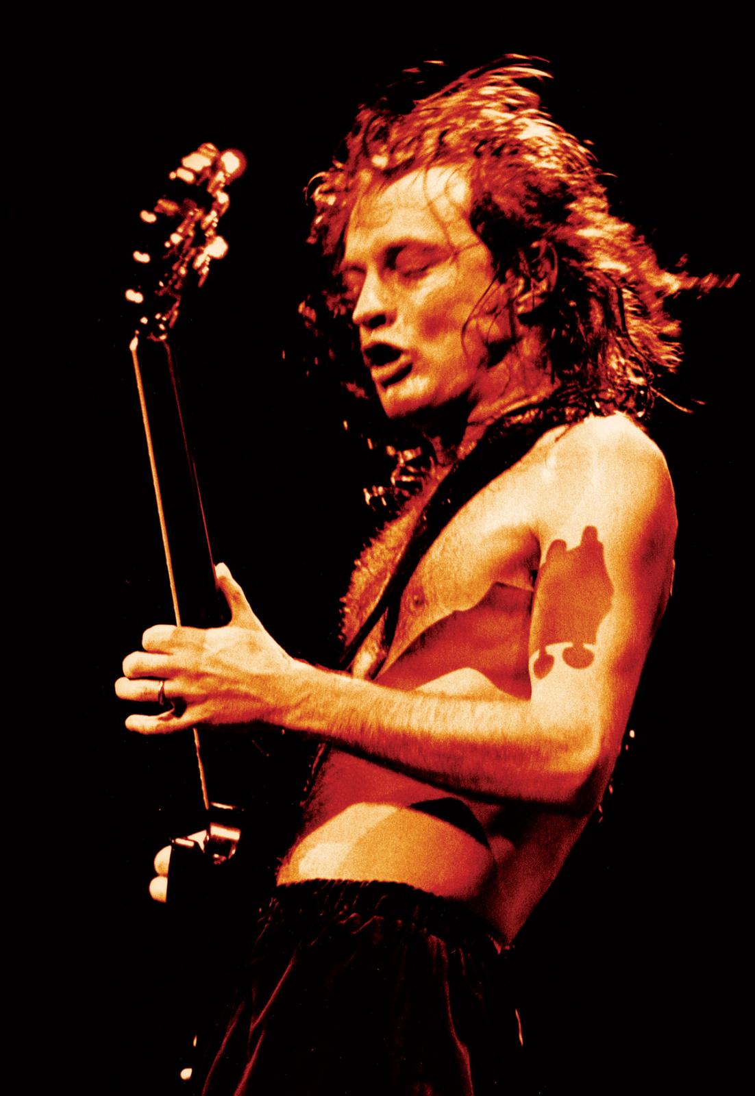 Angus Young Signo del Zodiacal Aries