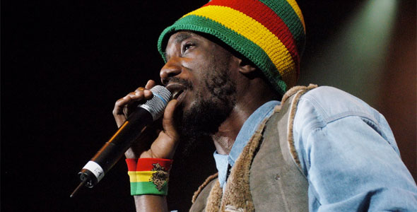 Sizzla Kalonji signo del Zodiaco Aries