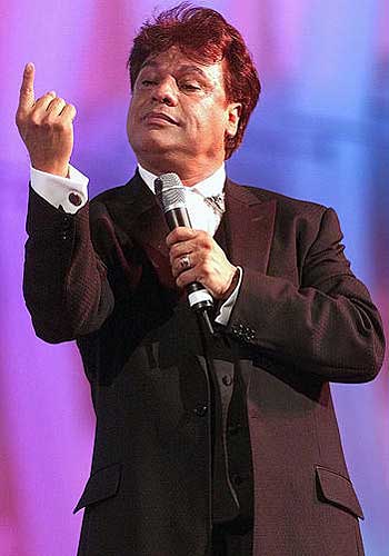 Alberto Aguilera Valadez - Juan Gabriel Signo del Horoscopo Capricornio