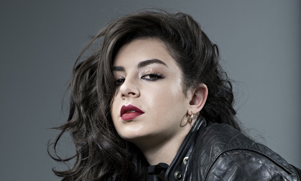 Charli XCX Signo del Zodiaco Leo