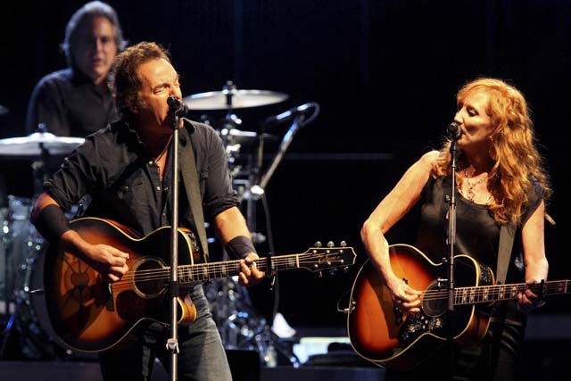 Bruce Springsteen signo Libra junto a su mujer Patti Scialfa