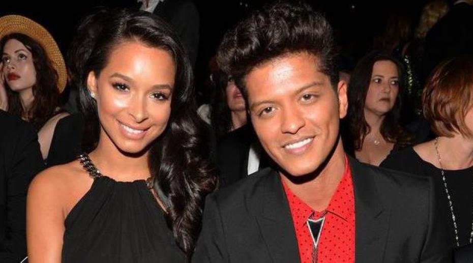 Bruno Mars Signo del Zodiaco Libra y su novia Jessica Caban