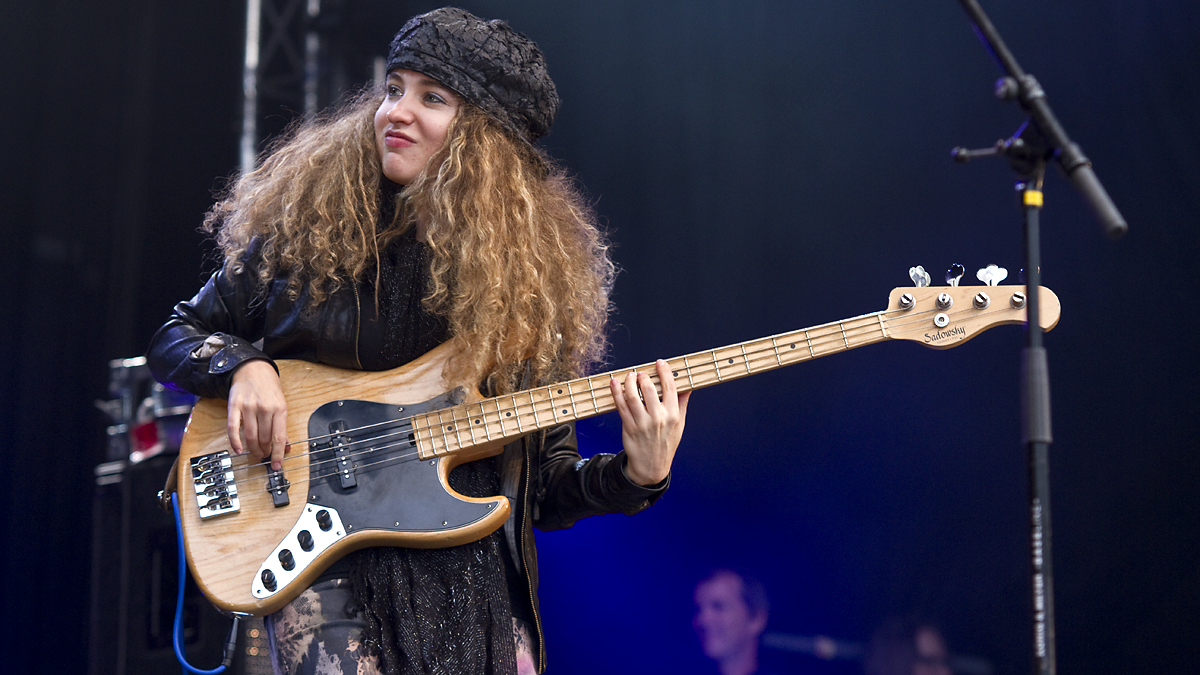 Tal Wilkenfeld Signo del Zodiaco Sagitario