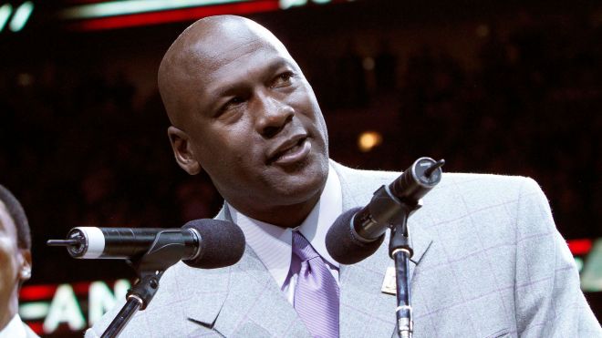 Michael Jordan signo Acuario